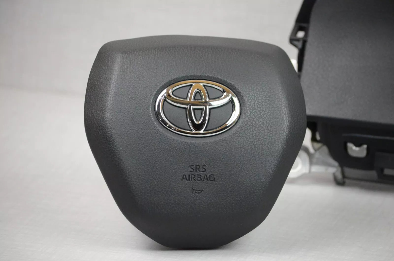 2018_2023_Toyota_Camry_Driver_Steering_Wheel_Airbag