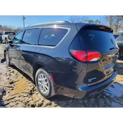 Chrysler Pacifica (Truck) 2017 Used Tail Lights T00032